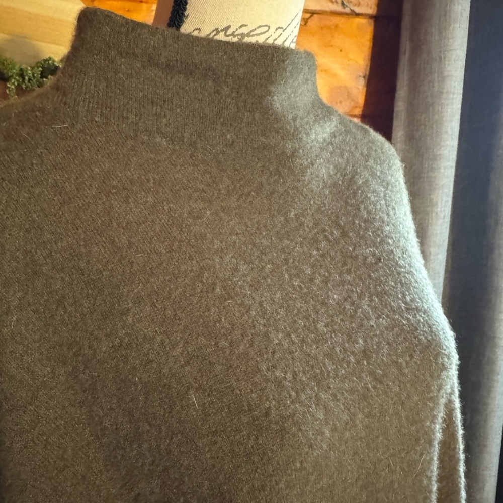 Nordstrom signature cashmere sweater - Picture 2 of 4